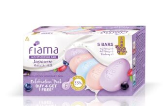 Fiama Skin Barrier Strengthening Moisturizing Soap Bars Japanese Hokkaido Milk & Berries 625g (Pack of 5) | Non-Sticky Moisturised Skin | Bathing Soap Gift Pack | All Skin Types | Omega 3 and Omega 6 Fatty Acids