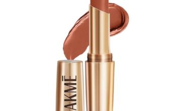 LAKMÉ Powerplay Priming Matte Lipstick, Smooth Matte Finish, Lightweight Lipstick, Smudgeproof, Lasts 16hrs, Hydrates Lips, Caramel Latte, 3.6g