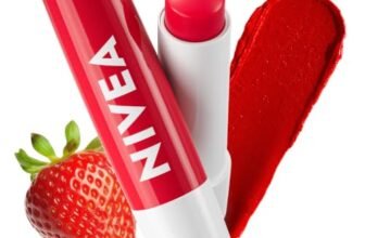 NIVEA Strawberry Shine Lip Balm 4.8gm | With Vit C, E & Shea Butter| Red Tint