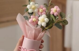 VRB Dec 1pcs Artificial Crochet Flower Bouquet/Artificial Flowers Bunch/Crochet Flowers Bouquet/Crochet Flowers/Flowers Bouquet Gift for Girls Home Decor,Gifting,etc. (Pink Daisy Bouquet)