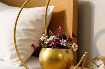 MAX MART Geometric Metal Flower Vase Iron Vase(10 inch, Gold)