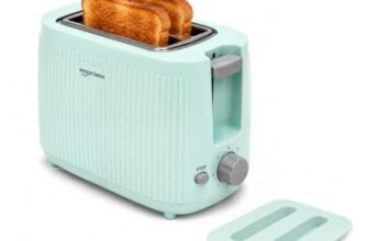 Amazon Basics Pop-Up Toaster 2 Slice 600W | 7 Browning Levels | Auto Pop-Up & Auto Shut-Off | Mid-Cycle Cancel Function | Cool-Touch Housing | Dust Cover | Green | BIS Certified