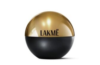 Lakme Xtraordin-airy Mattereal Mousse Foundation, Matte Finish, Minimizes Pores, Has SPF8, 04 Golden Light 25g