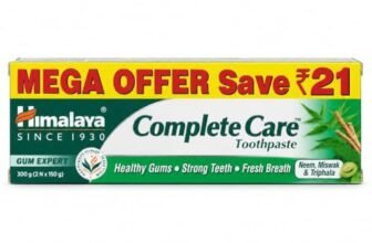 Himalaya Complete Care Toothpaste 300g (150g x 2, Pack of 2) | For Strong Teeth & Healthy Gums | With Neem, Miswak & Triphala | Herbal Formulation