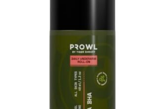 PROWL by Tiger Shroff Underarm Rollon For Man with 6% AHA BHA (Salicylic & Mandelic Acid) | Whitening Dark Under arm | All Day Odour Control | Men Antiperspirant Roll on | Non-Sticky Underarms | 40ml