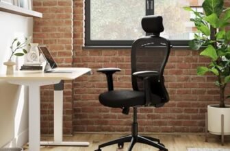 Wakefit Safari Ergonomic Office Chair for Work | 3 Year Warranty | Single Lock and Recline | Soft Armrest with 3 Dimension adjustability| Strong Nylon Base | 8+ Hours of Comfort| Black