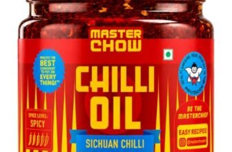 MasterChow Sichuan Chilli Oil (170g) | Spicy, Crunchy, Garlicky Flavor | Made with Sichuan Peppercorns, Crunchy Garlic & Red Chillies | Gluten-Free | Eat With Momos, Pizza, Noodles